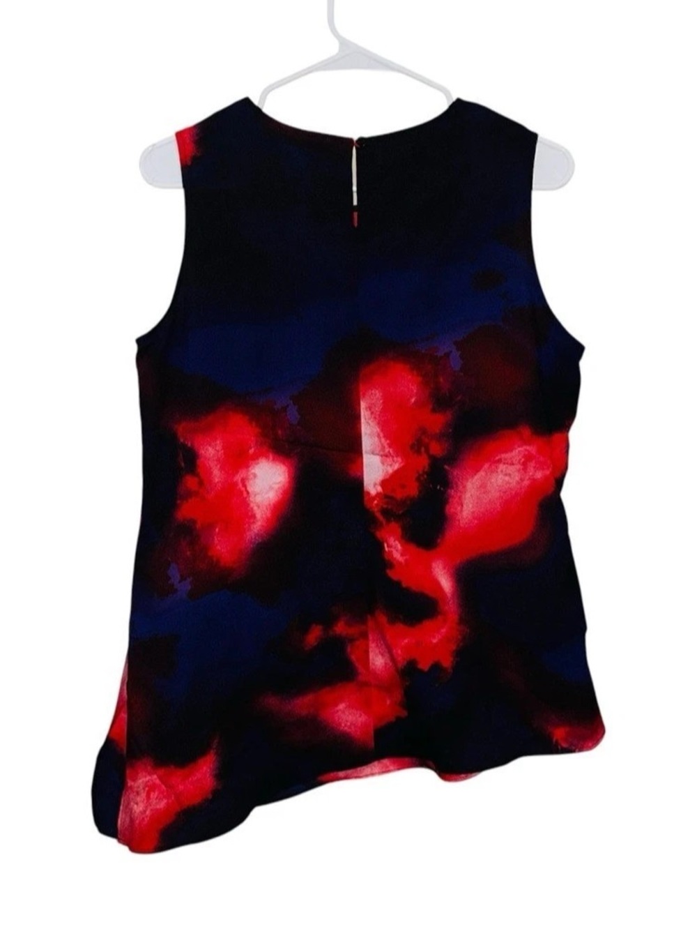 Calvin Klein Abstract Sleeveless Round Neck Asymmetric Hem Blouse - Picture 3 of 8